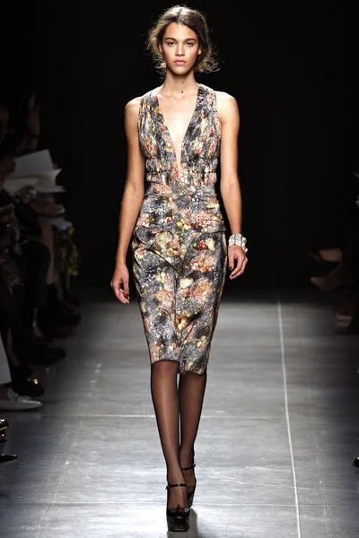 Look 30